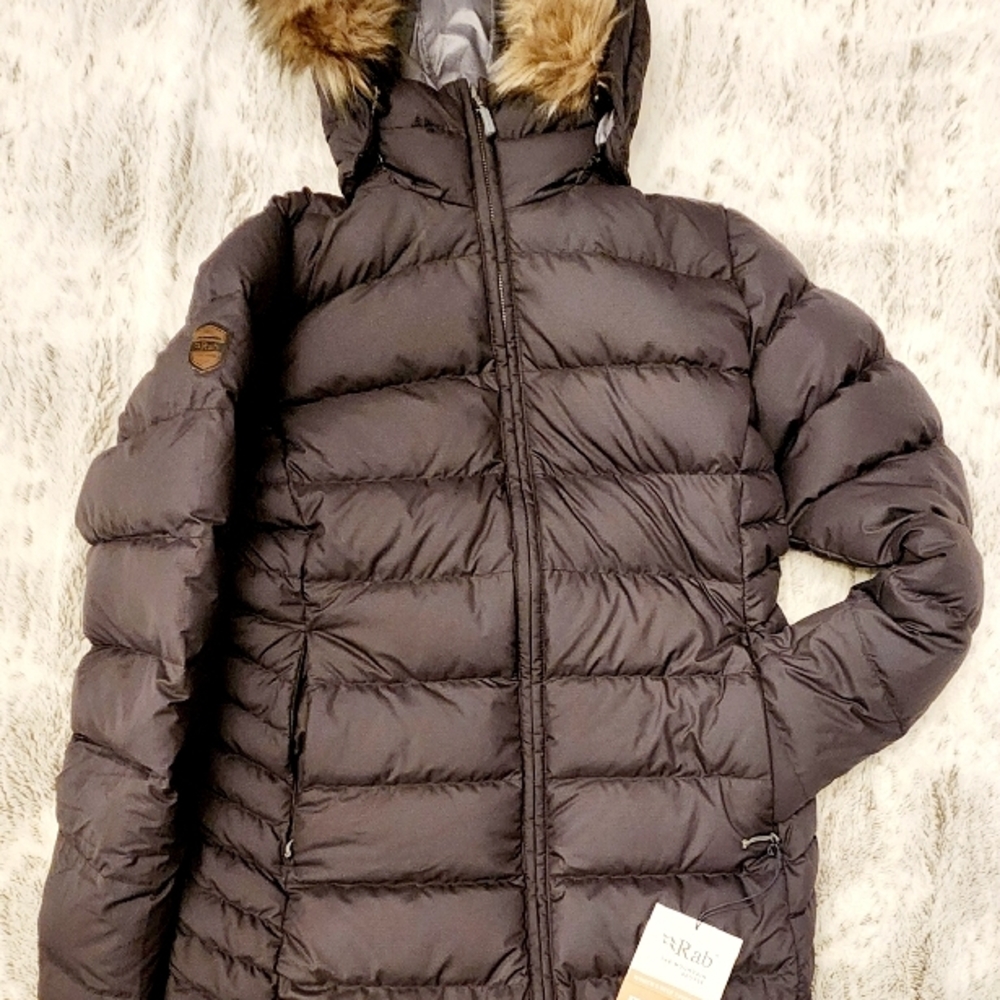 Black Puffer Jacket with Faux Fur Hood and Quilted Design